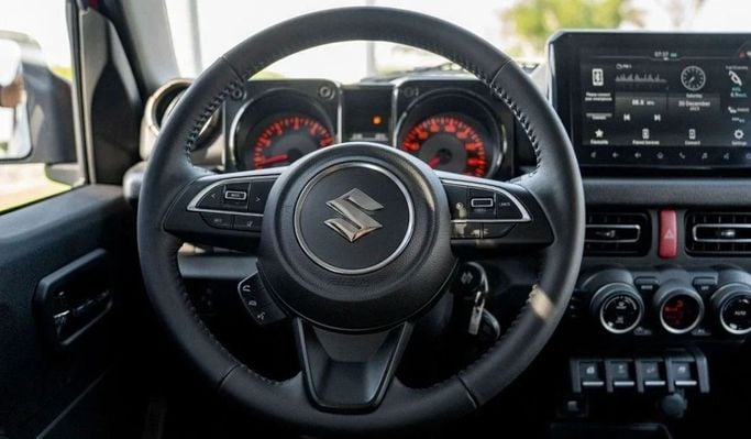 Новый Suzuki Jimny IV, 1.5 л, 2024 в Шардже от Nour Alnukhba Motors Зеленый цвет. Other | AUTO.AE