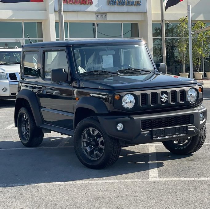 Подержанный Suzuki Jimny IV, 1.5 л, 2021 в Шардже от Badar Used Cars Черный цвет.  | AUTO.AE
