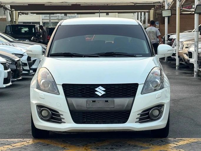 Подержанный Suzuki Swift V, 1.4 л, 2016 в Шардже от Taj Al Impratoor Used Cars Белый цвет. GCC | AUTO.AE