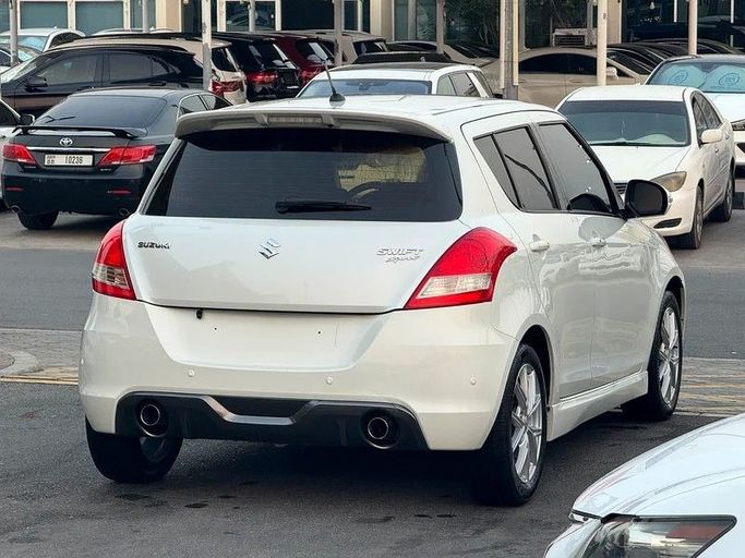 Подержанный Suzuki Swift V, 1.4 л, 2016 в Шардже от Taj Al Impratoor Used Cars Белый цвет. GCC | AUTO.AE