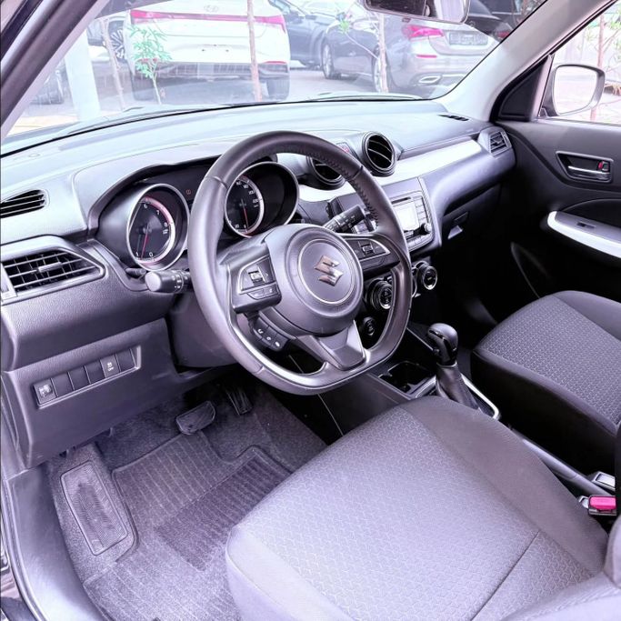 Подержанный Suzuki Swift V, 1.2 л, 2019 в Шардже от Sarmad Cars Черный цвет. Other | AUTO.AE