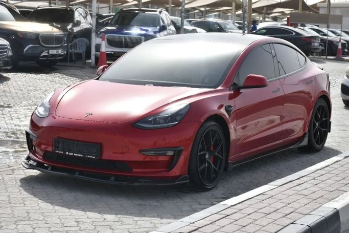 Used Tesla Model 3 Performance I, 2021 in Sharjah by Alfaris Used Cars, Red color. Other | AUTO.AE