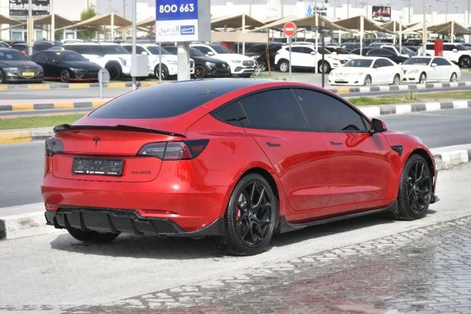 Used Tesla Model 3 Performance I, 2021 in Sharjah by Alfaris Used Cars, Red color. Other | AUTO.AE