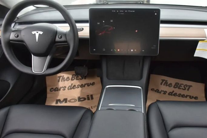 Подержанный Tesla Model 3 Standart I, 2023 в Шардже от Alfaris Used Cars Серый цвет. Other | AUTO.AE