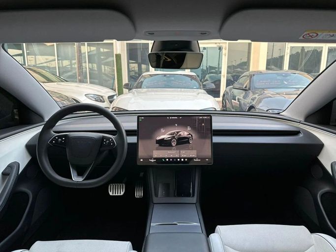 Подержанный Tesla Model 3 Performance I Рестайлинг, 2024 в Шардже от Noor Al Seyoh Used Cars Черный цвет. GCC | AUTO.AE