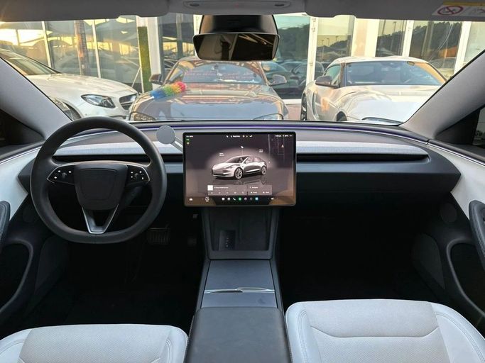 Подержанный Tesla Model 3 Long Range I Рестайлинг, 2024 в Шардже от Noor Al Seyoh Used Cars Белый цвет. GCC | AUTO.AE