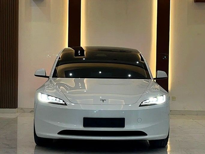 Used Tesla Model 3 I Facelift, 2024 in Sharjah by Rebou Alfakhama, White color. GCC Specs | AUTO.AE