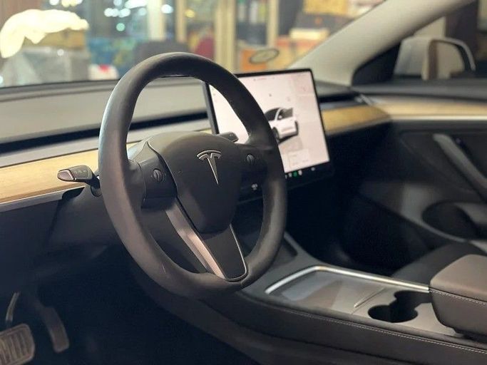 Used Tesla Model 3 Standart I, 2022 in Sharjah by Rebou Alfakhama, White color. GCC Specs | AUTO.AE