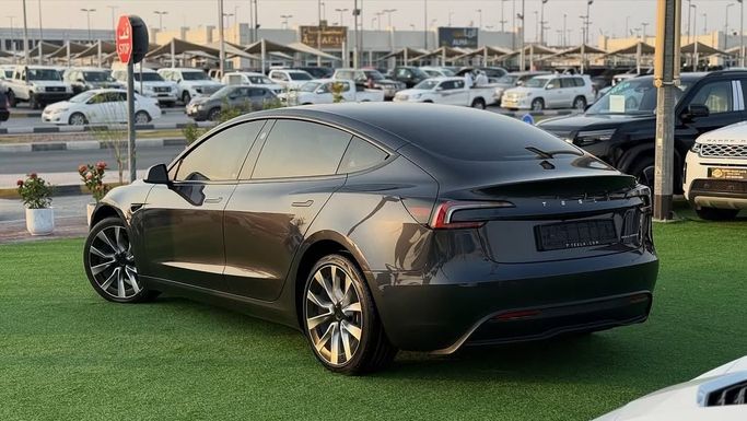 Used Tesla Model 3 Long Range I Facelift, 2024 in Sharjah by Badar Used Cars, Black color.  | AUTO.AE