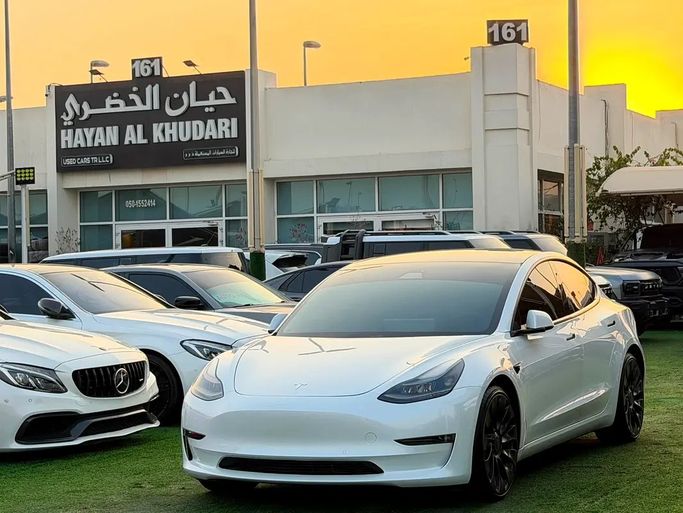 Подержанный ⁦Tesla Model 3 Performance I, 2021⁩ в ОАЭ, Шарджа от Hayan Alkhudari Used Cars Белый цвет. GCC | AUTO.AE | Объявление #281415