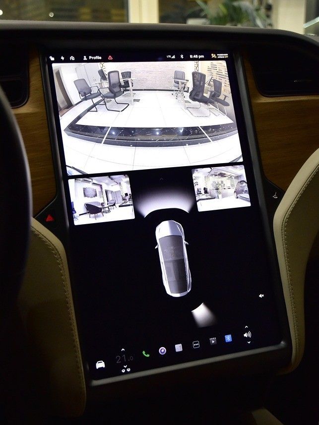 Подержанный Tesla Model X Long Range I, 2019 в Шардже от Honey Gidosha Used Cars Tr. Серый цвет.  | AUTO.AE