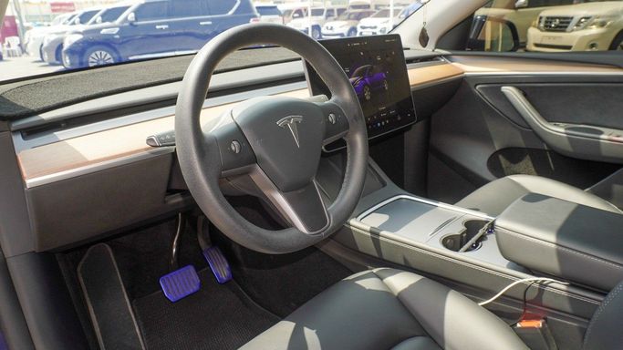 Подержанный Tesla Model Y Long Range I, 2022 в Шардже от Alsaadi Motors Синий цвет. Other | AUTO.AE