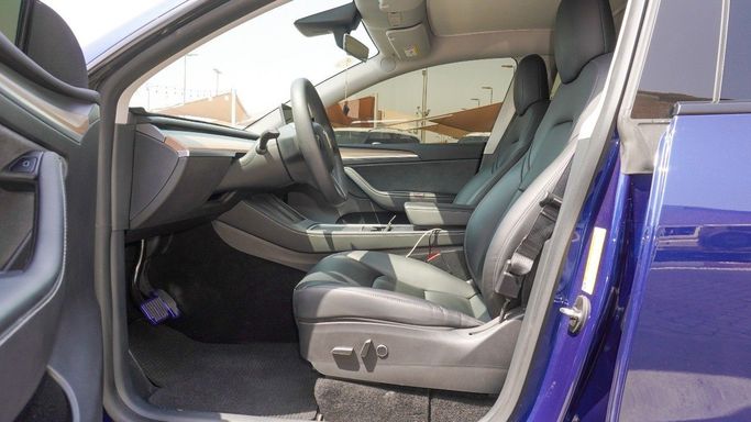 Подержанный Tesla Model Y Long Range I, 2022 в Шардже от Alsaadi Motors Синий цвет. Other | AUTO.AE