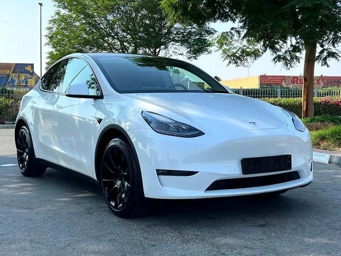 Used Tesla Model Y Long Range I, 2022 in Sharjah by First Choice Cars, White color. GCC Specs | AUTO.AE