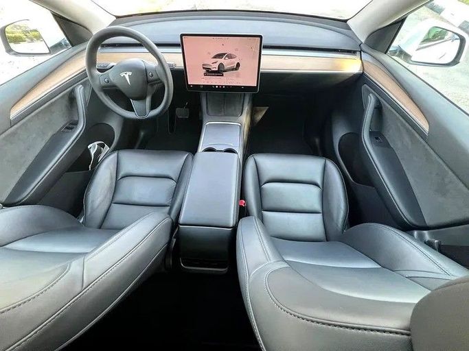 Used Tesla Model Y Long Range I, 2022 in Sharjah by First Choice Cars, White color. GCC Specs | AUTO.AE