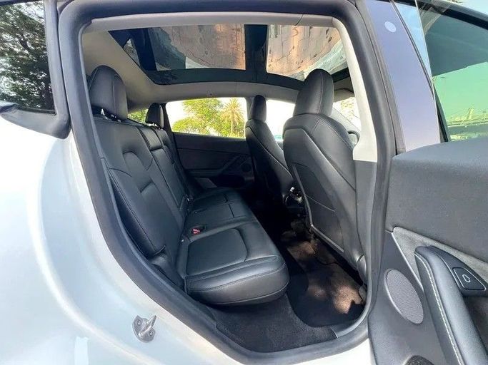 Used Tesla Model Y Long Range I, 2022 in Sharjah by First Choice Cars, White color. GCC Specs | AUTO.AE