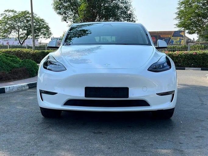Used Tesla Model Y Long Range I, 2022 in Sharjah by First Choice Cars, White color. GCC Specs | AUTO.AE