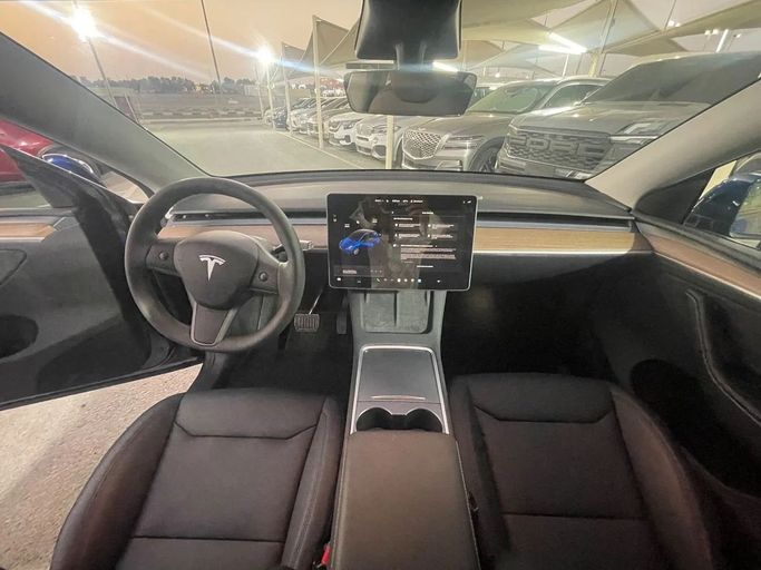 Подержанный Tesla Model Y Long Range I, 2023 в Шардже от Alsalama Motors Синий цвет. GCC | AUTO.AE