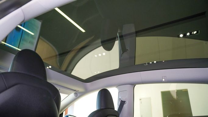 Подержанный Tesla Model Y Long Range Dual Motor I, 2023 в Шардже от Alsalama Motors Синий цвет. GCC | AUTO.AE