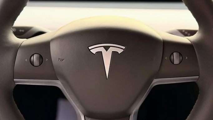 Used Tesla Model Y I, 2023 in Sharjah by Badar Used Cars, White color.  | AUTO.AE