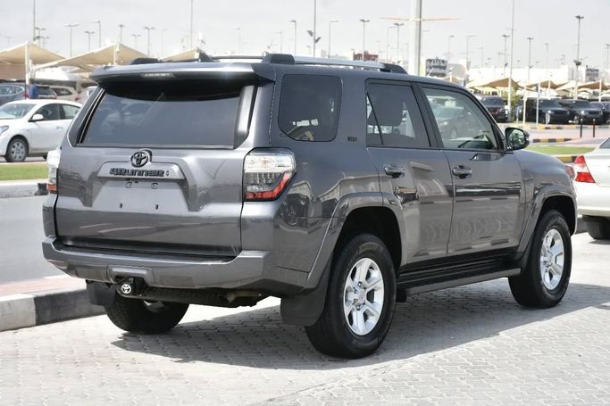 Подержанный Toyota 4Runner V Рестайлинг, 4.0 л, 2022 в Шардже от Alfaris Used Cars Серый цвет. Other | AUTO.AE