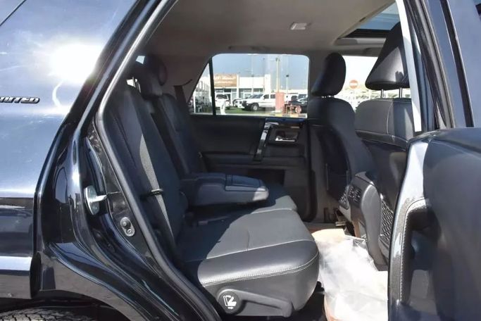Подержанный Toyota 4Runner V Рестайлинг, 4.0 л, 2021 в Шардже от Alfaris Used Cars Черный цвет. Other | AUTO.AE