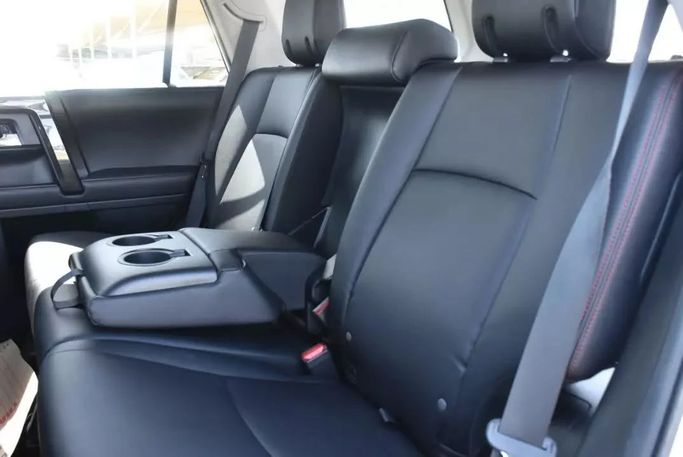 Подержанный Toyota 4Runner V Рестайлинг, 4.0 л, 2020 в Шардже от Alfaris Used Cars Белый цвет. Other | AUTO.AE