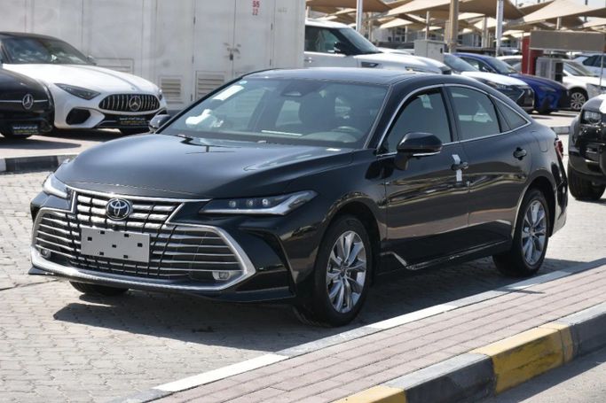 New Toyota Avalon V, 2.5 l, 2025 in Sharjah by Alfaris Used Cars, Black color. Other | AUTO.AE