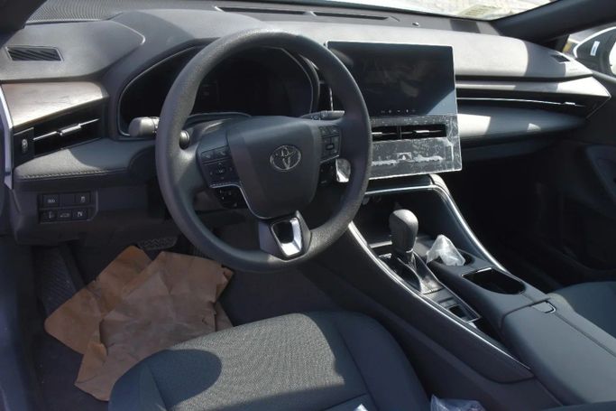 New Toyota Avalon V, 2.5 l, 2025 in Sharjah by Alfaris Used Cars, White color. Other | AUTO.AE