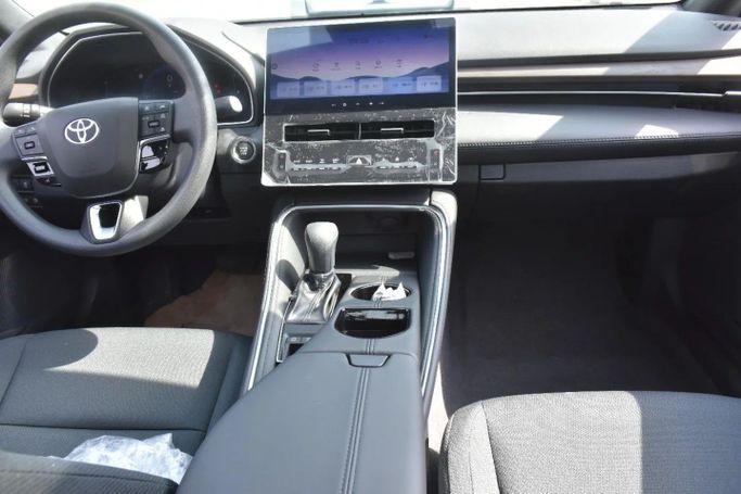 New Toyota Avalon V, 2.5 l, 2025 in Sharjah by Alfaris Used Cars, White color. Other | AUTO.AE