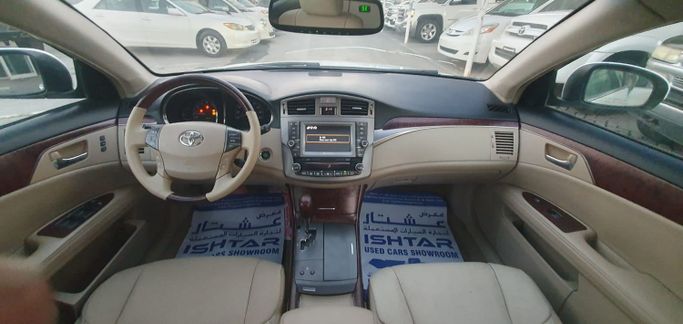 Подержанный Toyota Avalon III Рестайлинг 2, 3.5 л, 2011 в Шардже от Ishtar Used Cars Белый цвет. Other | AUTO.AE