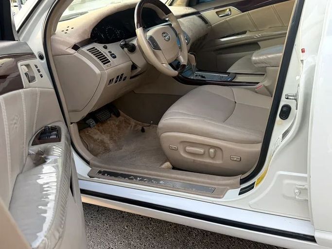 Used Toyota Avalon III Facelift, 3.5 l, 2008 in Sharjah by Al Muhtaref Used Cars, White color. GCC Specs | AUTO.AE