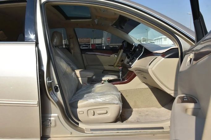 Подержанный Toyota Avalon III Рестайлинг 2, 3.5 л, 2011 в Шардже от Alfaris Used Cars Золотистый цвет. Other | AUTO.AE