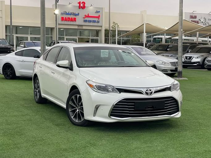 Used Toyota Avalon IV Facelift, 3.5 l, 2016 in Sharjah by Badar Used Cars, White color.  | AUTO.AE