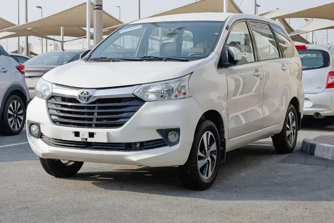 Подержанный Toyota Avanza II, 1.5 л, 2019 в Шардже от Qasr Al Furqan Used Cars Белый цвет. GCC | AUTO.AE