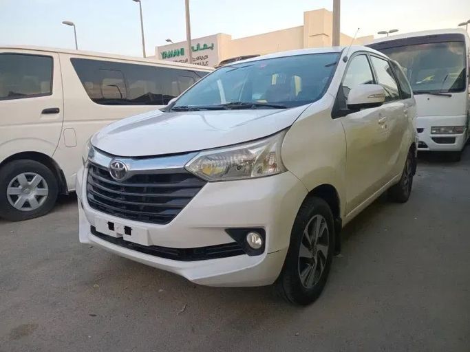 Подержанный Toyota Avanza II, 1.5 л, 2017 в Шардже от Yamani Used Cars Trading LLC Белый цвет. GCC | AUTO.AE