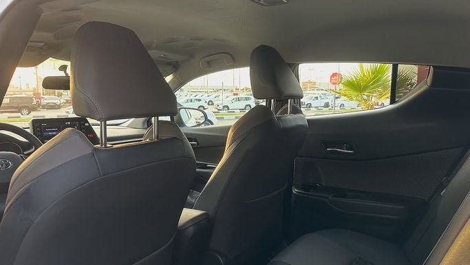 Used Toyota C-HR I Facelift, 2.0 l, 2022 in Sharjah by Badar Used Cars, White color.  | AUTO.AE