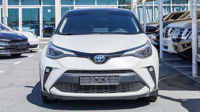 Подержанный Toyota C-HR I Рестайлинг, 2.0 л, 2020 в Шардже от Almalakyah Cars Белый цвет. GCC | AUTO.AE | Объявление #267535