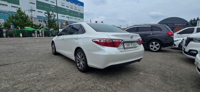 Новый Toyota Camry VII (XV50) Рестайлинг, 2.5 л, 2016 в Шардже от Al Aram Cars Белый цвет. Other | AUTO.AE