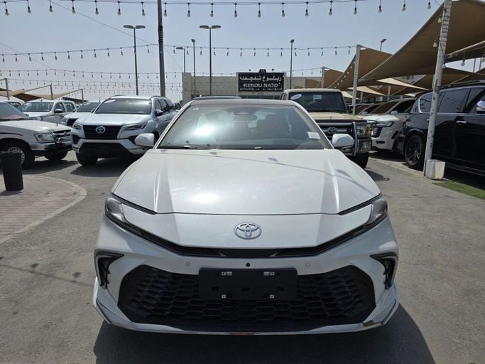 New Toyota Camry IX (XV80) China Market, 2.0 l, 2025 in Sharjah by Rebou Najd Used Cars, White color. Chinese Specs | AUTO.AE