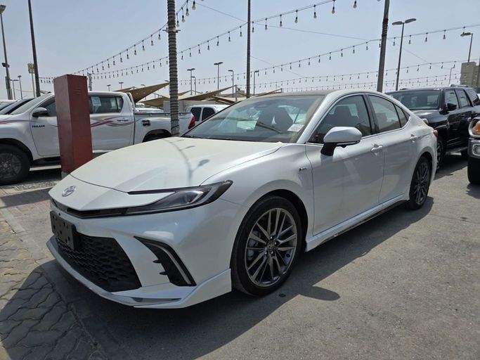 New Toyota Camry IX (XV80) China Market, 2.0 l, 2025 in Sharjah by Rebou Najd Used Cars, White color. Chinese Specs | AUTO.AE