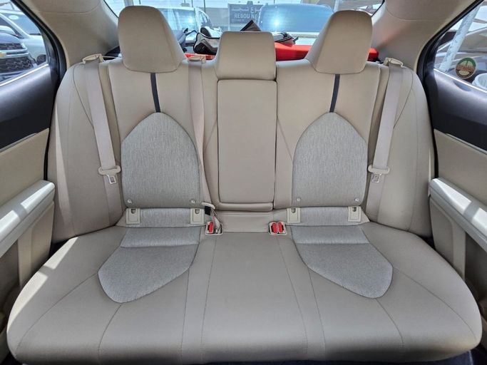 Used Toyota Camry VIII (XV70) Facelift, 2.5 l, 2023 in Sharjah by Rebou Najd Used Cars, White color. GCC Specs | AUTO.AE