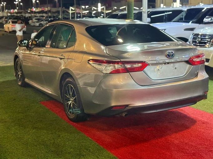 Used Toyota Camry VIII (XV70), 2.5 l, 2019 in Sharjah by Al Muhtaref Used Cars, Grey color. GCC Specs | AUTO.AE