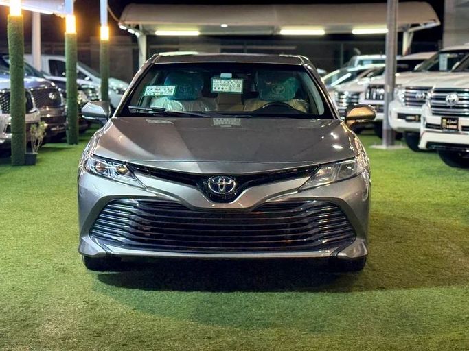 Used Toyota Camry VIII (XV70), 2.5 l, 2019 in Sharjah by Al Muhtaref Used Cars, Grey color. GCC Specs | AUTO.AE