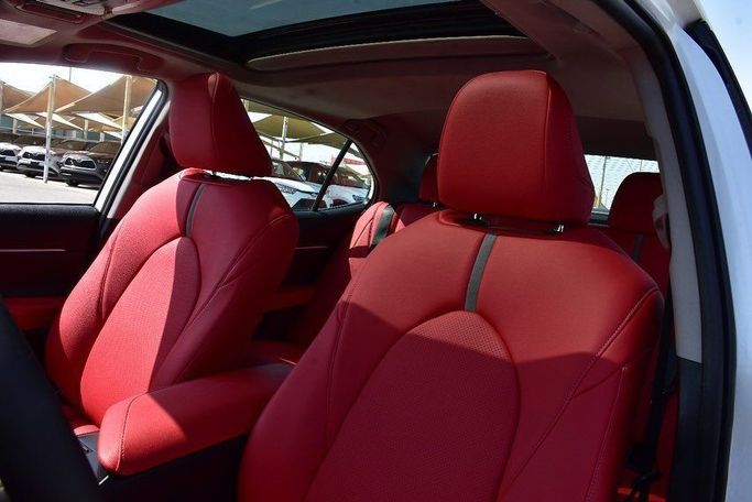 Used Toyota Camry VIII (XV70) Facelift, 2.5 l, 2024 in Sharjah by Alfaris Used Cars, White color. Other | AUTO.AE