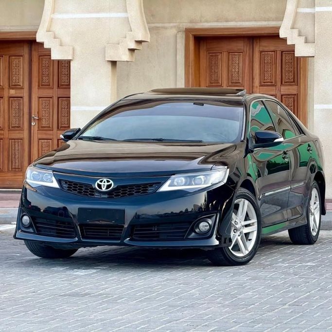 Подержанный Toyota Camry VII (XV50), 2.5 л, 2012 в Шардже от Sarmad Cars Черный цвет. GCC | AUTO.AE