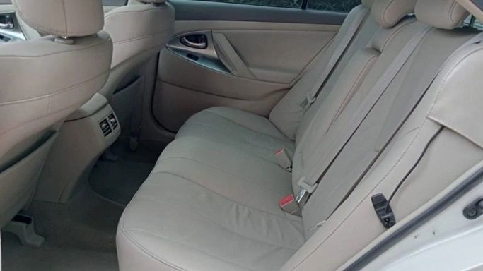 Used Toyota Camry VI (XV40), 2.5 l, 2007 in Sharjah by Halla Cars, White color. American Specs | AUTO.AE