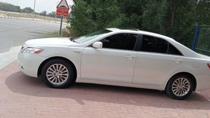 Used Toyota Camry VI (XV40), 2.5 l, 2007 in Sharjah by Halla Cars, White color. American Specs | AUTO.AE