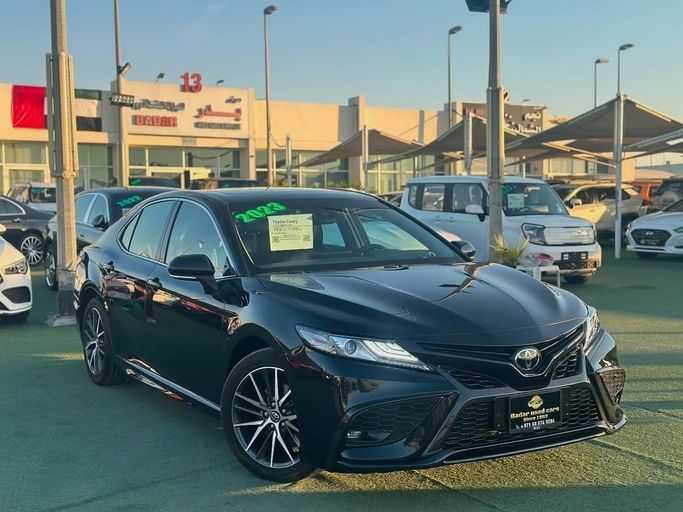 Used Toyota Camry VIII (XV70) Facelift, 2.5 l, 2023 in Sharjah by Badar Used Cars, Black color.  | AUTO.AE
