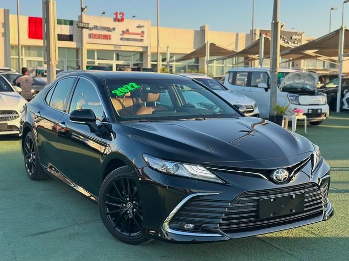 Used Toyota Camry VIII (XV70) Facelift, 2.5 l, 2022 in Sharjah by Badar Used Cars, Black color.  | AUTO.AE